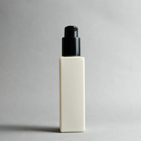 Bouteille carrée en PP PCR de 120 ml
